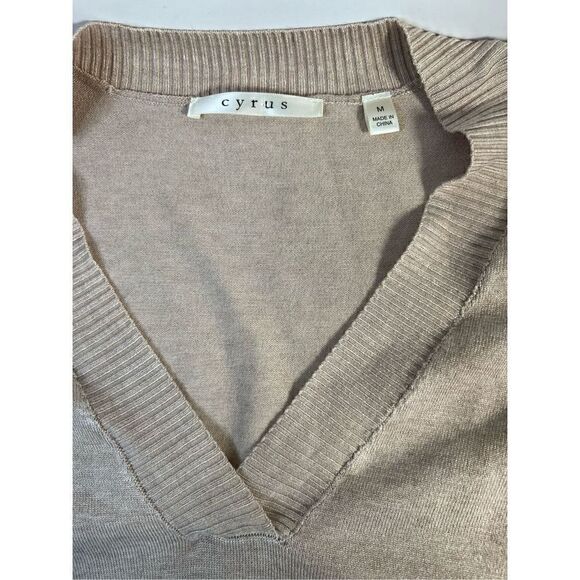 Cyrus Women’s Medium Beige Sleeveless V-neck - Picture 5 of 7